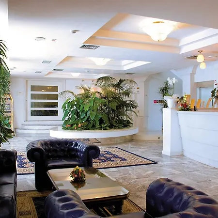 Metropolitan Family Hotel-2